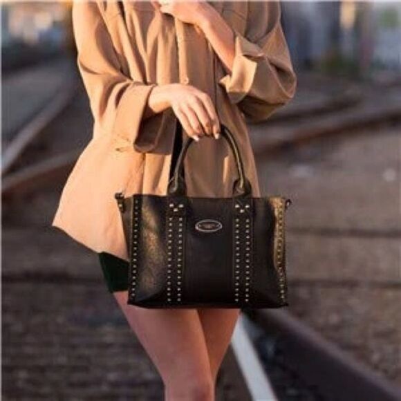 ⭐️Host Pick⭐️3 N 1 Chic Studded Handbag - Picture 10 of 12